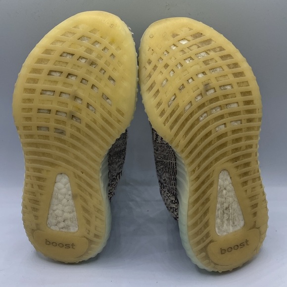 Little kids adidas YEEZY Size 12K - Picture 6 of 12